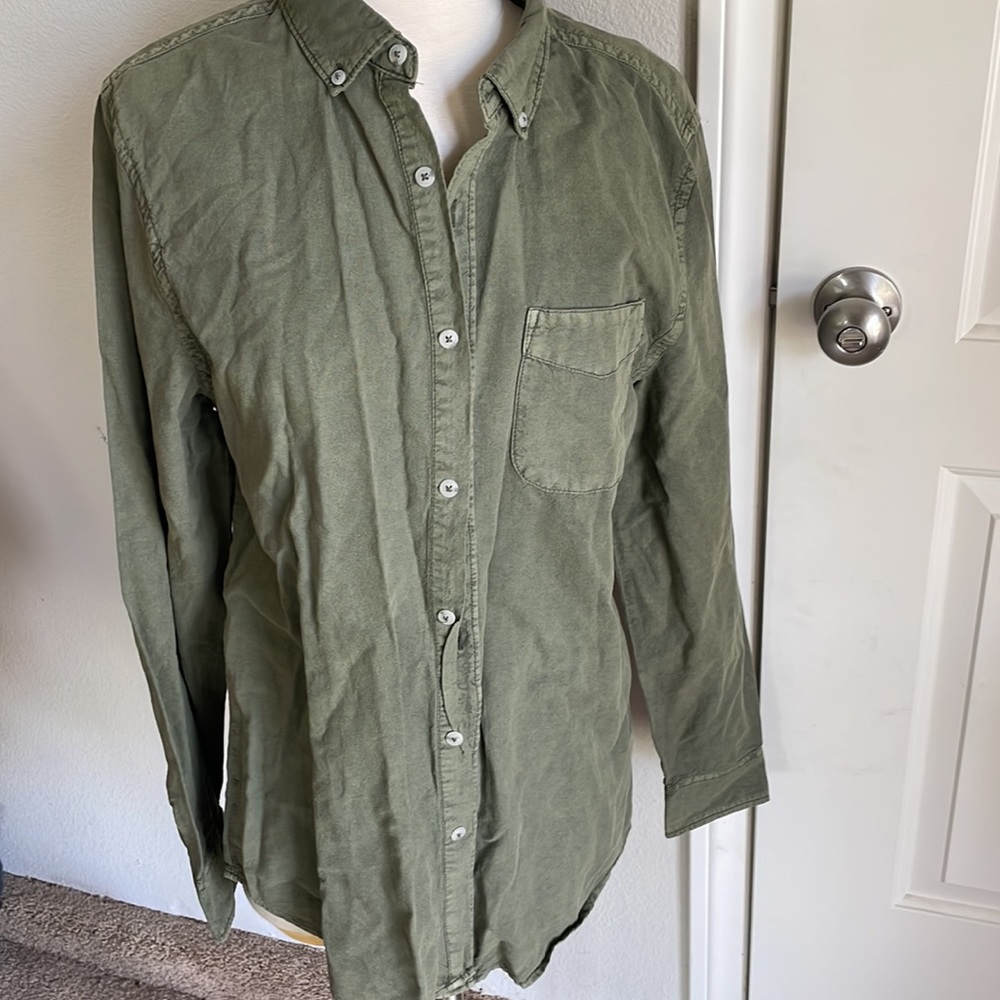 Brunswick cotton button front dress shirt  medium distress style